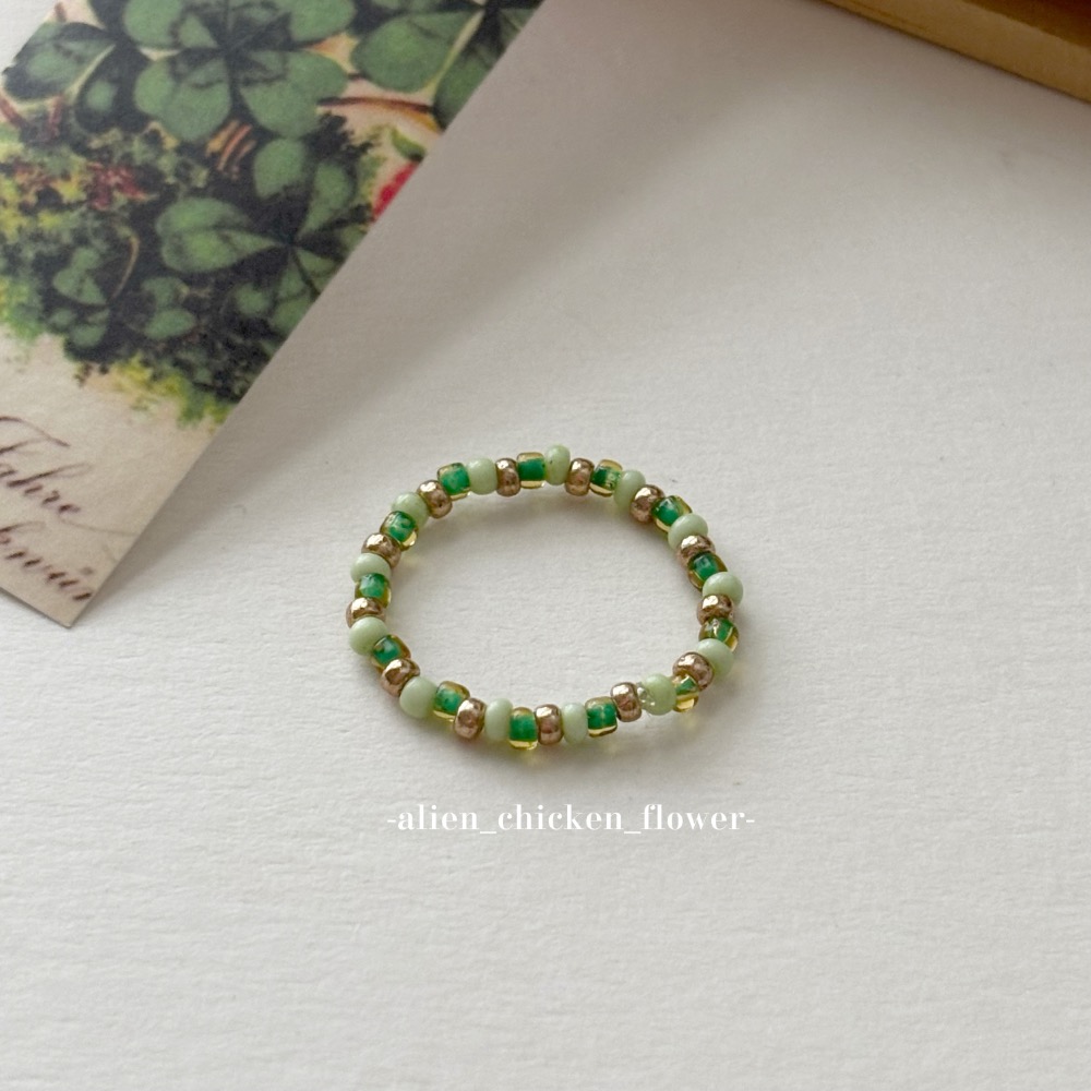 𝓐𝓬𝓯🍿外星家ㄟ串珠戒指·͜· 矮牆下ㄉ酢漿草☘️花花戒指系列· 手工串珠·͜· 串珠戒指·͜· 戒指·͜·-規格圖9