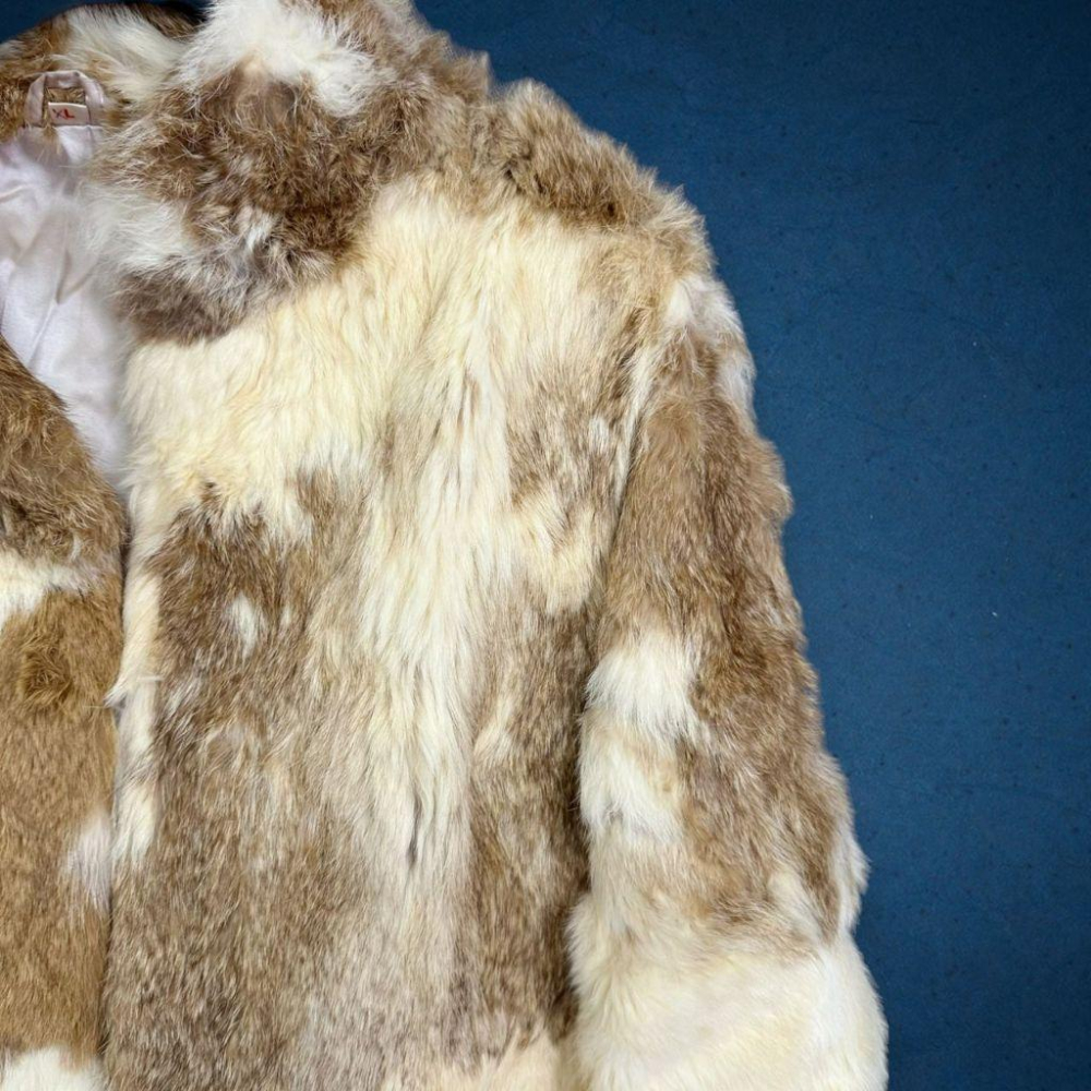 二手 米咖 九成新大碼可 真皮兔毛拚色立領四鈎扣雙口袋XL號 外套 大衣 VA1215﹝凡賽蘇﹞-細節圖2