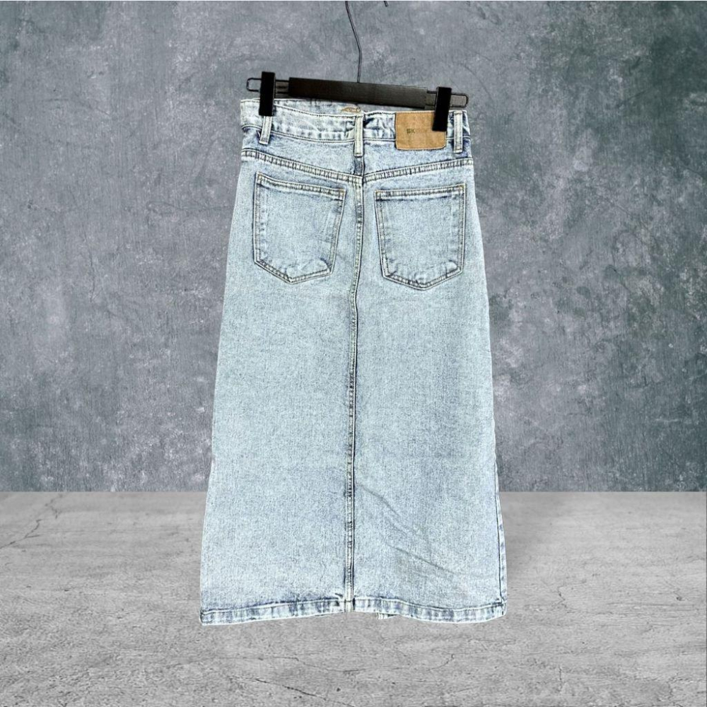 二手 SKSEOUL 韓國製 藍 九成新 復古水洗版型挺前開岔造型假兩件腰頭S號 牛仔 長裙 VA1121﹝凡賽蘇﹞-細節圖3