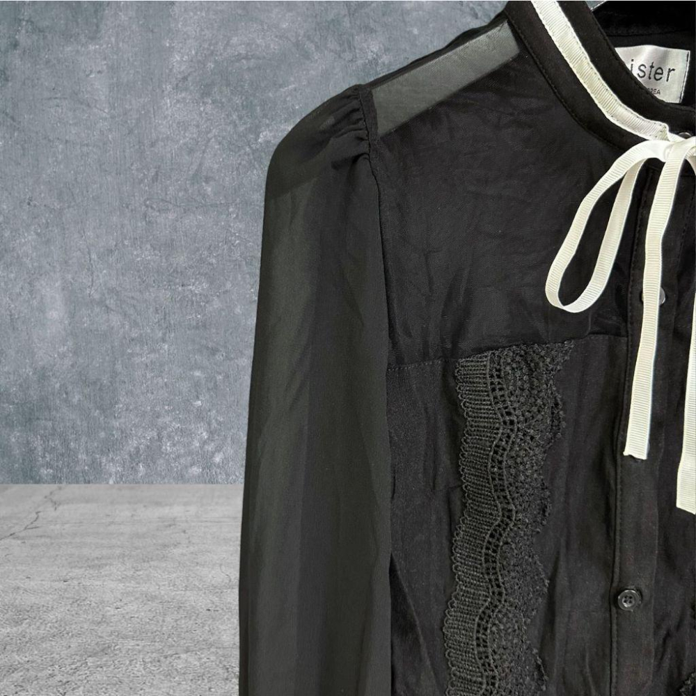 二手 SISTER 韓國製 黑 九成五新性感禁慾 彈性棉麻蕾絲宮廷蓬袖上肩袖子透膚 長袖 襯衫 VA1112﹝凡賽蘇﹞-細節圖2