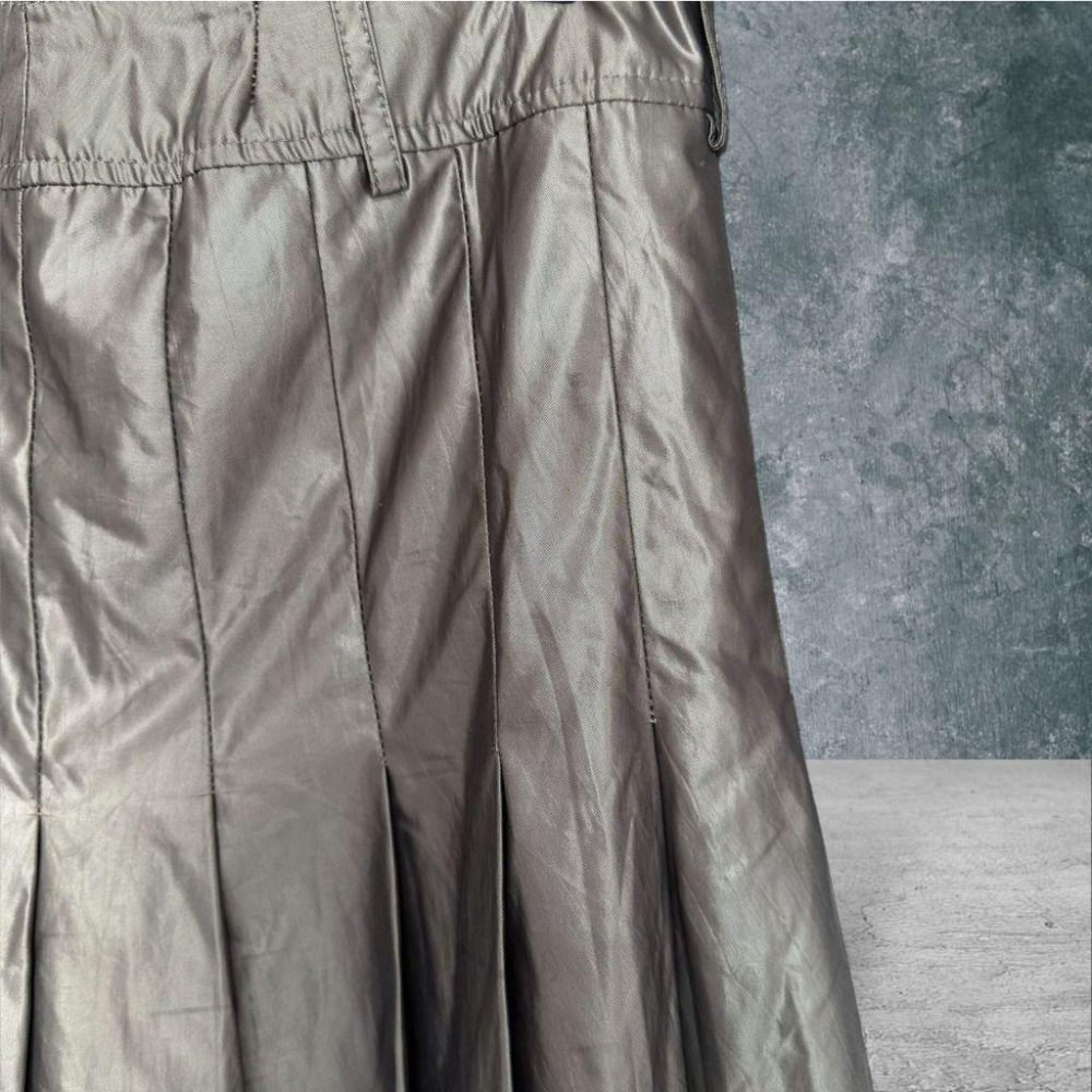 二手 PESARO CO黃蕙玲設計師 灰銀 金屬纖維壓褶造型口袋A字 長裙 VA1108﹝凡賽蘇﹞-細節圖2