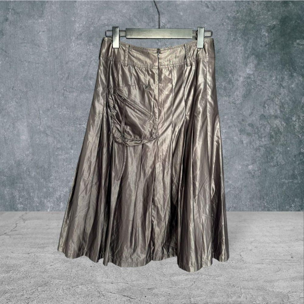 二手 PESARO CO黃蕙玲設計師 灰銀 金屬纖維壓褶造型口袋A字 長裙 VA1108﹝凡賽蘇﹞-細節圖4