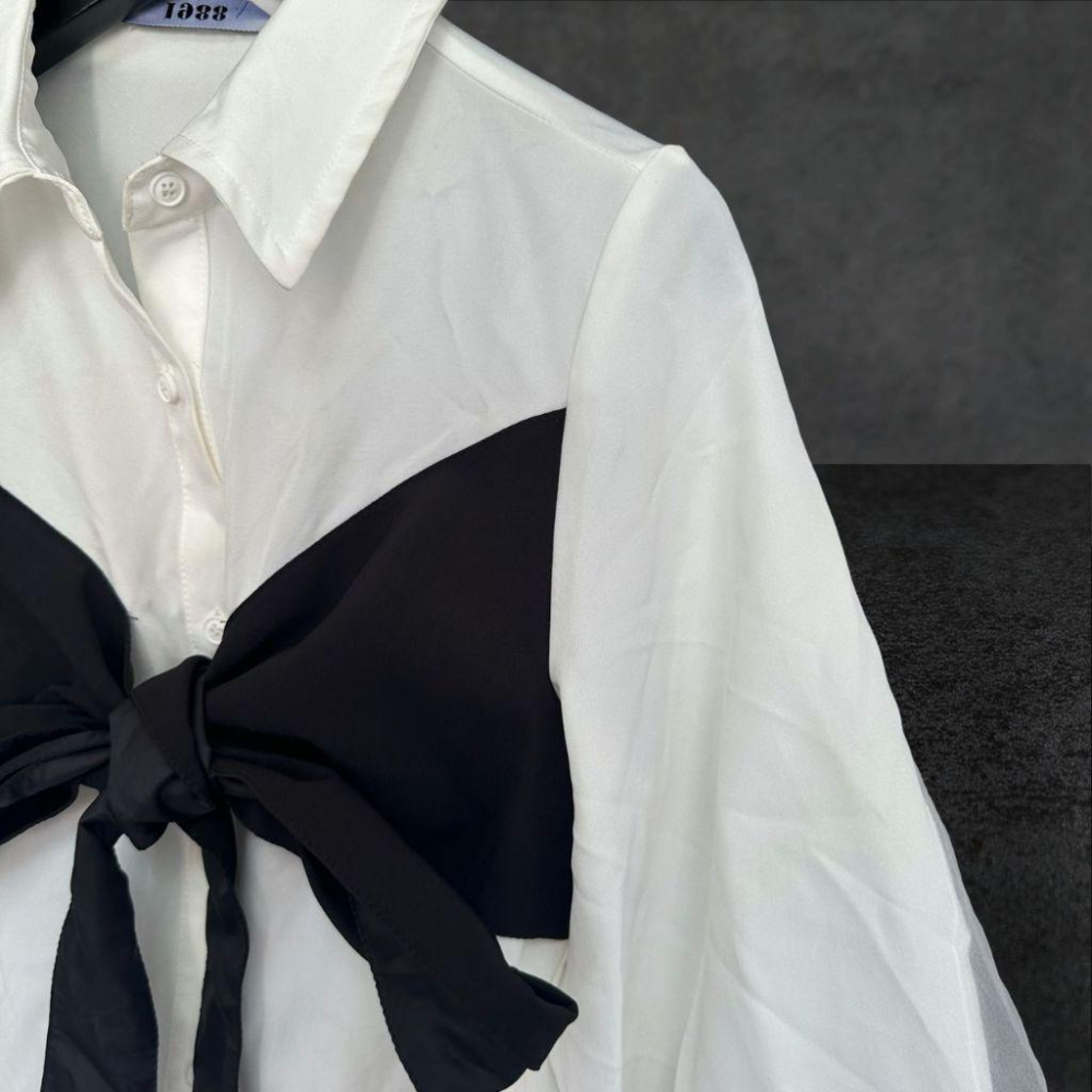 二手 1688 白黑 九成新大碼可 人造纖維綁繩蝴蝶結拚接雪紡寬袖S號 長袖 襯衫 VA1105﹝凡賽蘇﹞-細節圖3