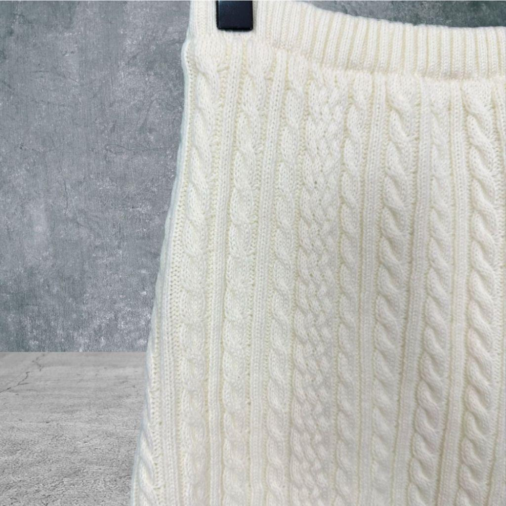 二手 SIMPLICITE日本品牌 白 全新 彈性毛線針織保暖後開衩腳踝裙 長裙 VA1028﹝凡賽蘇﹞-細節圖2