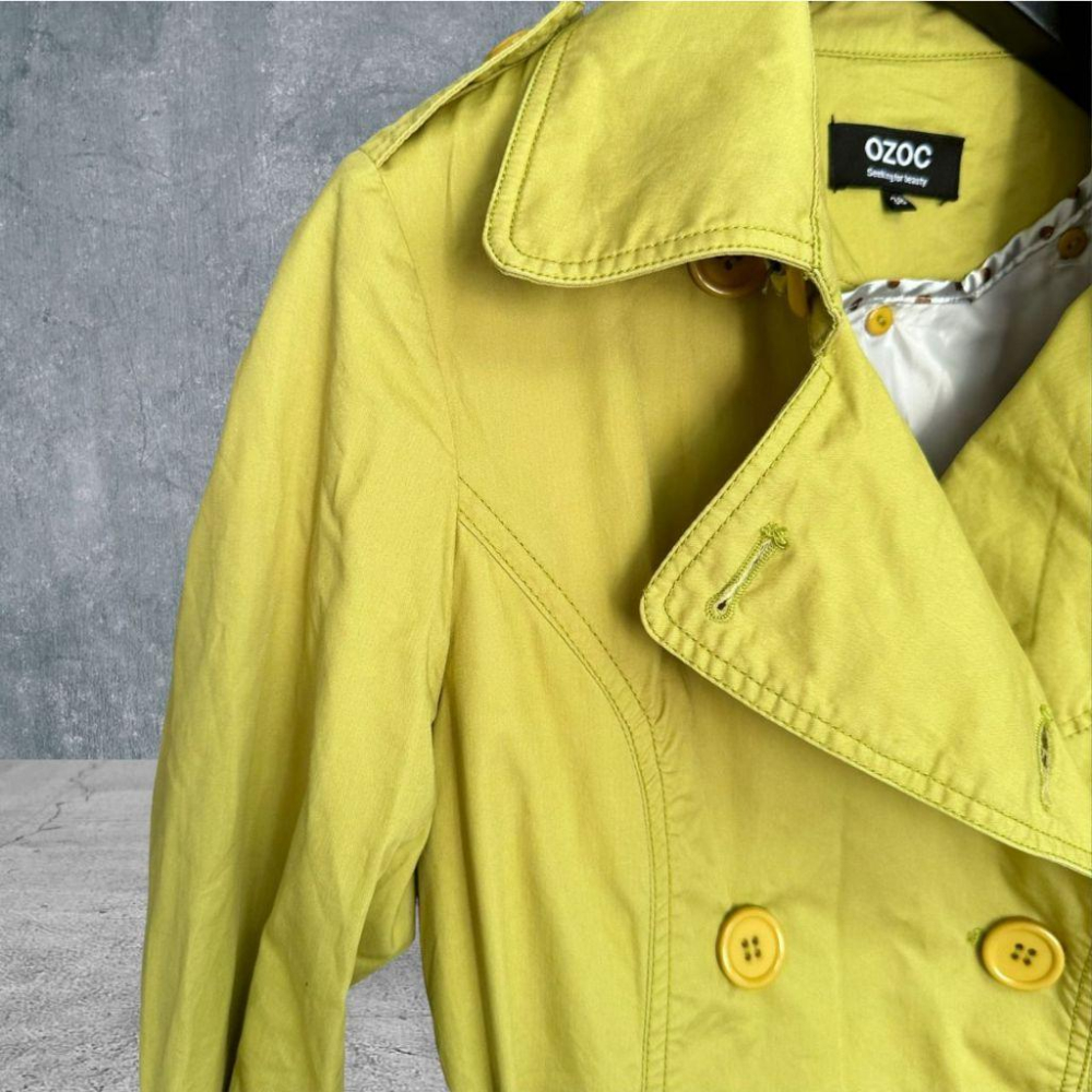 二手 OZOC 芥末黃綠 棉麻西裝領雙排三扣鋪棉內膽可拆38號 外套 大衣 VA1023﹝凡賽蘇﹞-細節圖3