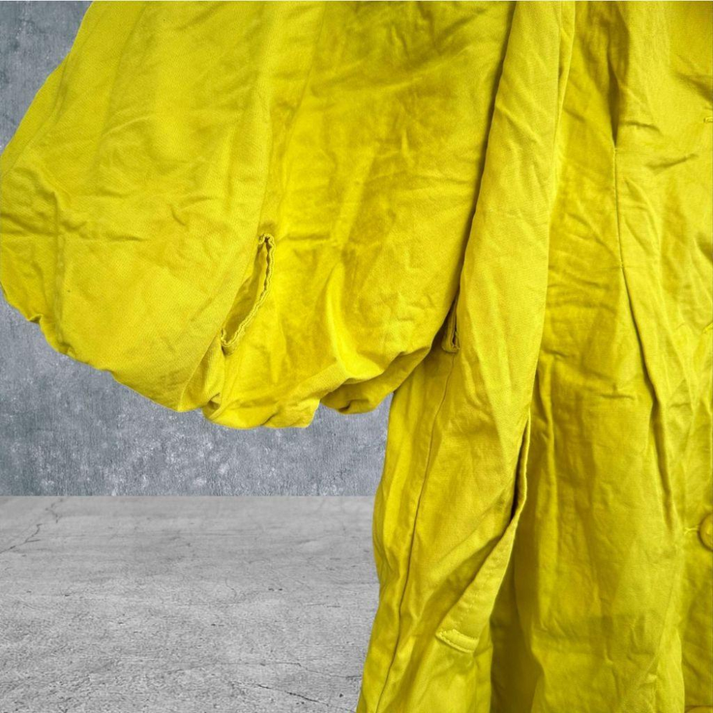 二手 IROO 芥末黃 九成新大碼可 棉麻落肩七分燈籠袖雙口袋連身裙風衣40號 大衣 外套 VA1016﹝凡賽蘇﹞-細節圖3