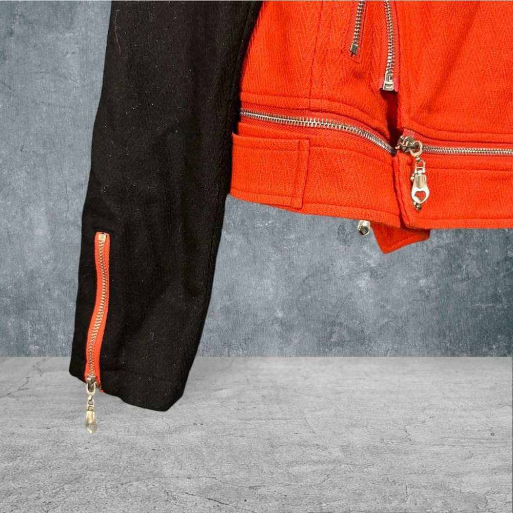 二手 MIYABE迷亞比 橘紅黑 九成八新 羊毛呢側開拉鍊騎士獵裝短版M號 外套 大衣 VA1012﹝凡賽蘇﹞-細節圖3
