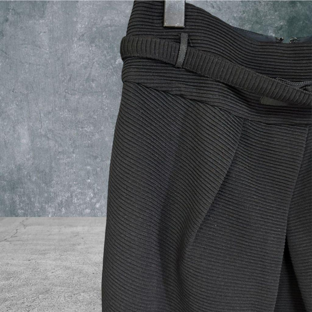 二手 IROO 黑 九成五新 壓褶棉麻造型花苞裙附蝴蝶結腰帶36號 短裙 VA926﹝凡賽蘇﹞-細節圖2