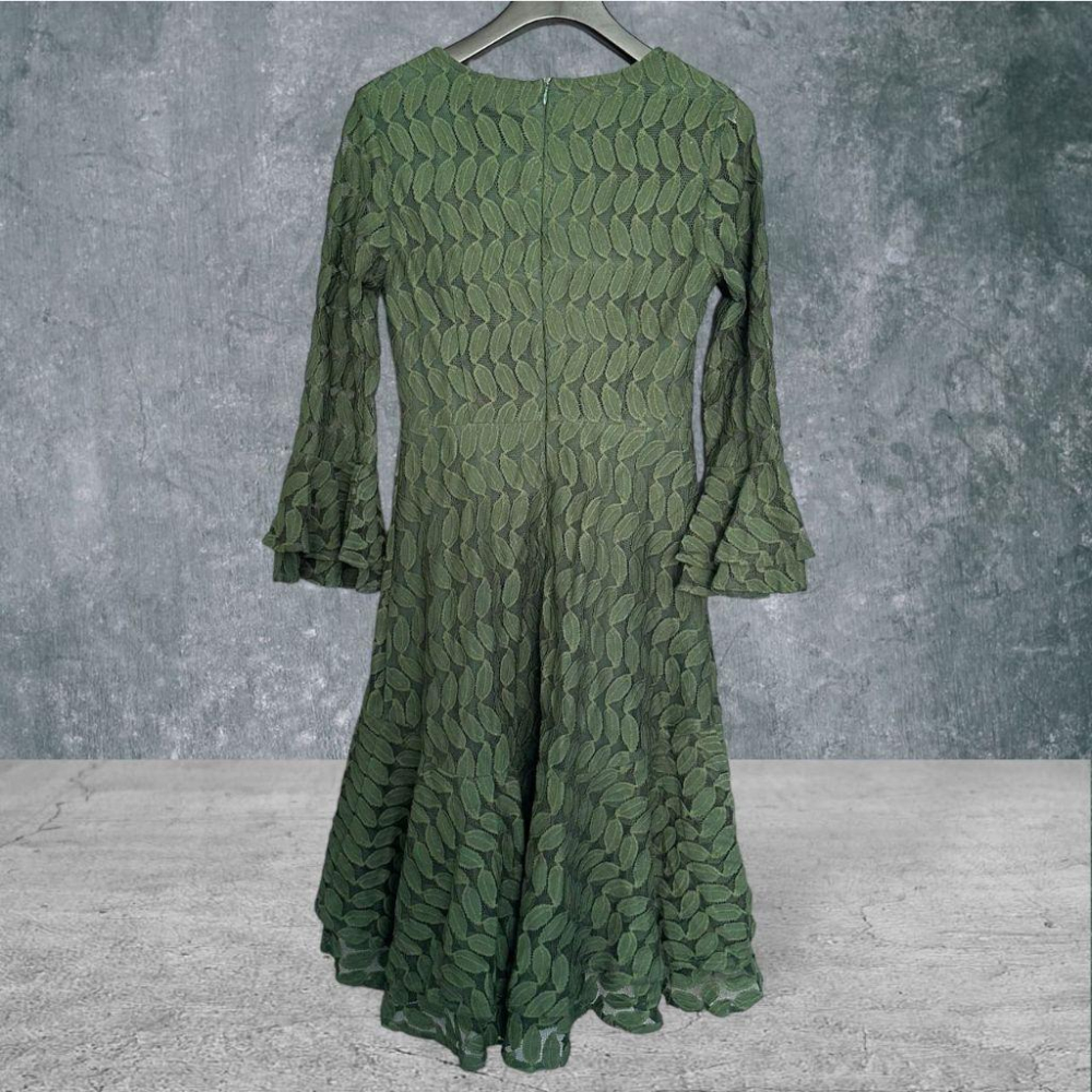 二手 鎮衣店 墨綠 刺繡樹葉蕾絲宮廷荷葉袖前短後長裙擺S號 長袖 洋裝 VA925﹝凡賽蘇﹞-細節圖4
