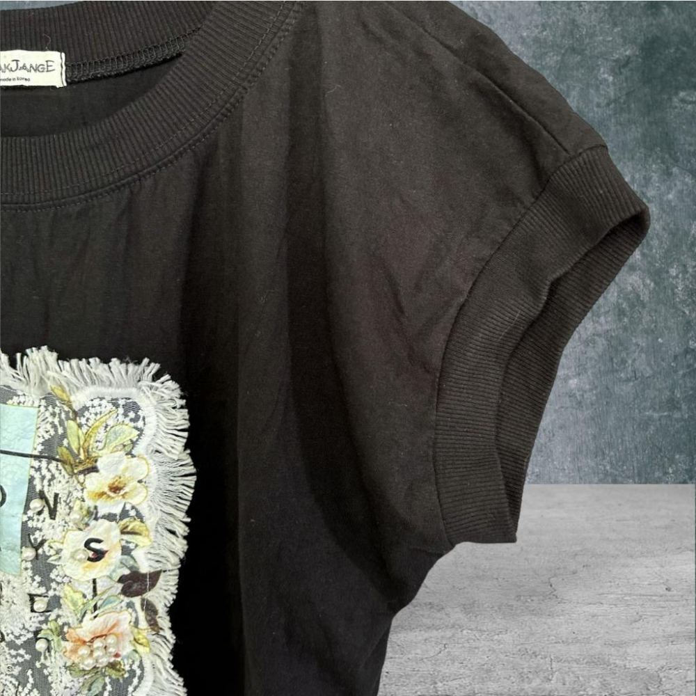 二手 福利品 GGAK JANGE 韓國製 黑藍 落肩彈性棉麻拼布刺繡珍珠 短袖 上衣 VA829﹝凡賽蘇﹞-細節圖2