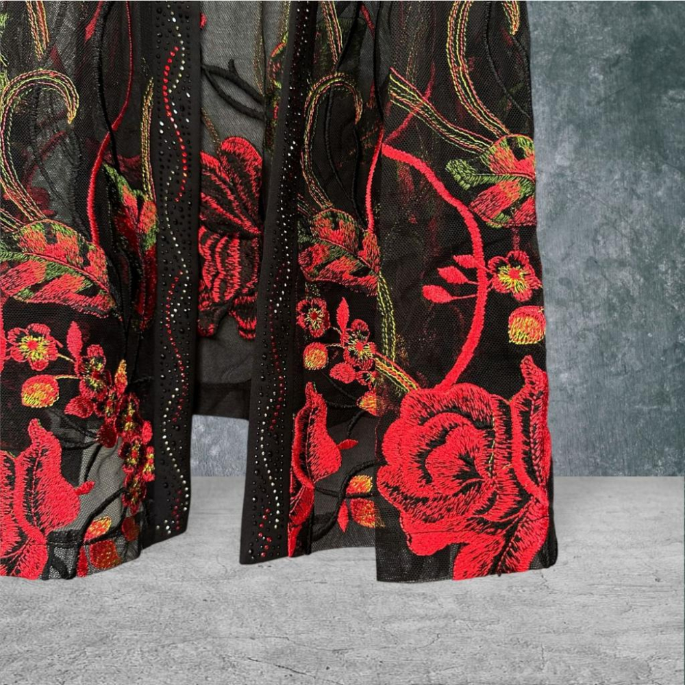 二手 黑紅 大碼可 網紗刺繡花三色線藤蔓水鑽長版開襟罩衫2XL 短袖 上衣 VA903﹝凡賽蘇﹞-細節圖3