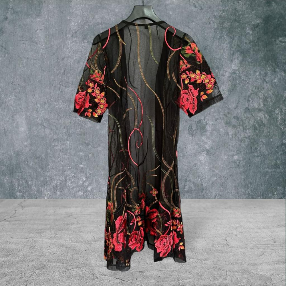 二手 黑紅 大碼可 網紗刺繡花三色線藤蔓水鑽長版開襟罩衫2XL 短袖 上衣 VA903﹝凡賽蘇﹞-細節圖4