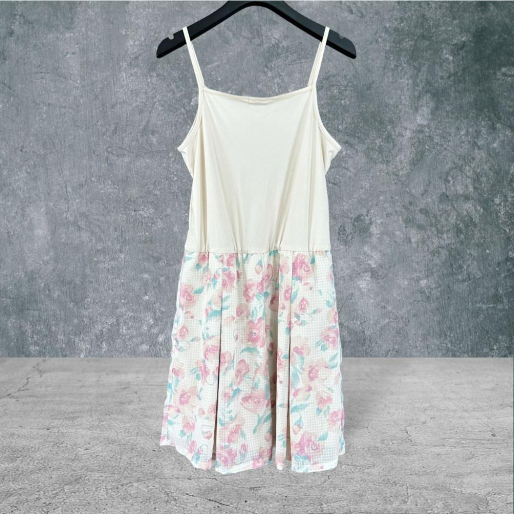 二手 0918 米粉 彈性細肩帶拼接格紋雪紡玫瑰蓬裙假兩件 無袖 洋裝 VA615 ﹝凡賽蘇﹞-細節圖4