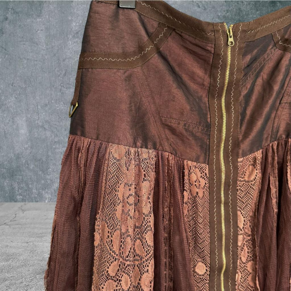 二手 MOMENTODY 咖啡 光澤緞面拼接蕾絲拉鍊上下開衩後口袋 長裙 VA703 ﹝凡賽蘇﹞-細節圖3