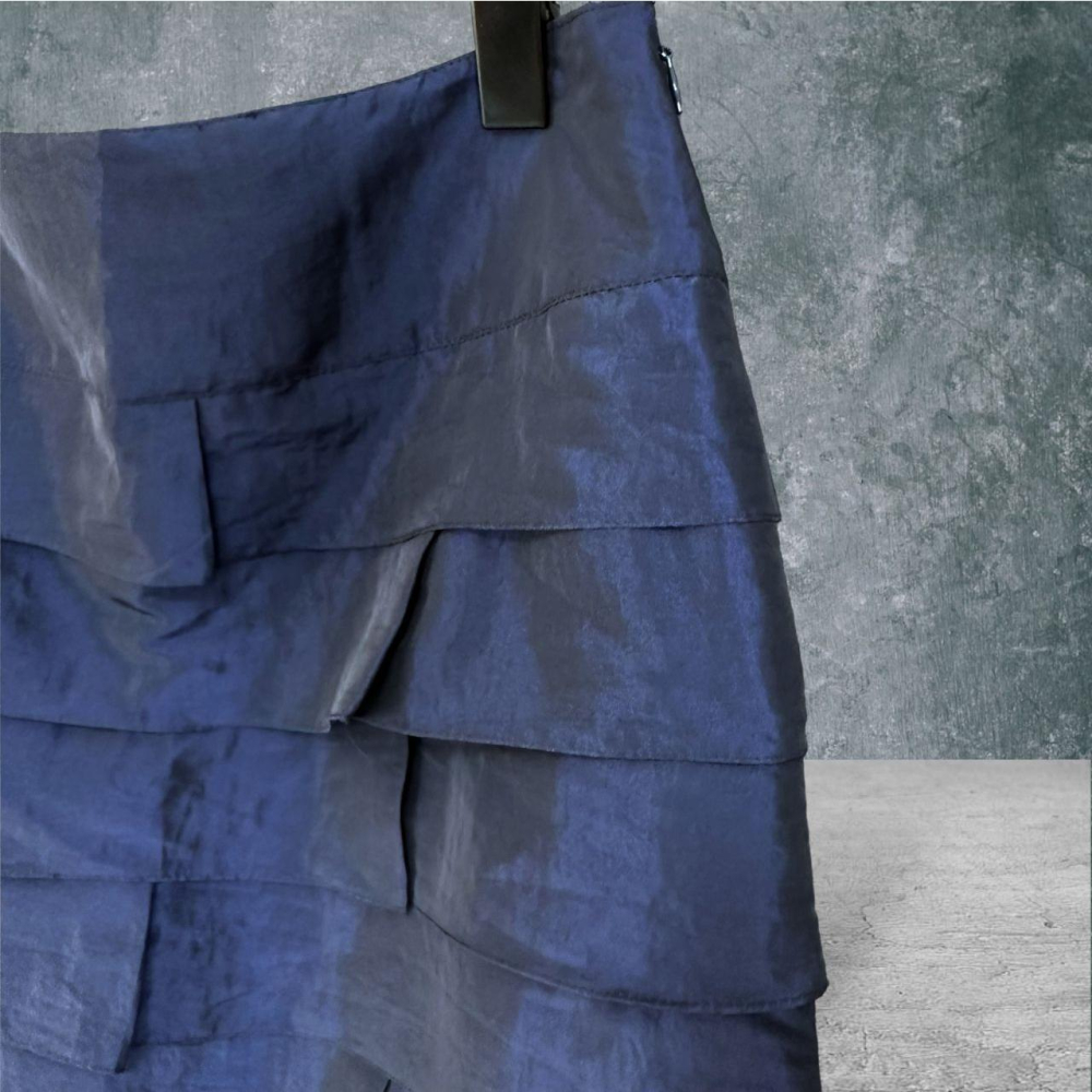二手 CHAVANA 寶藍 光澤緞面壓摺波浪層次蛋糕A字裙 短裙 VA524 ﹝凡賽蘇﹞-細節圖2