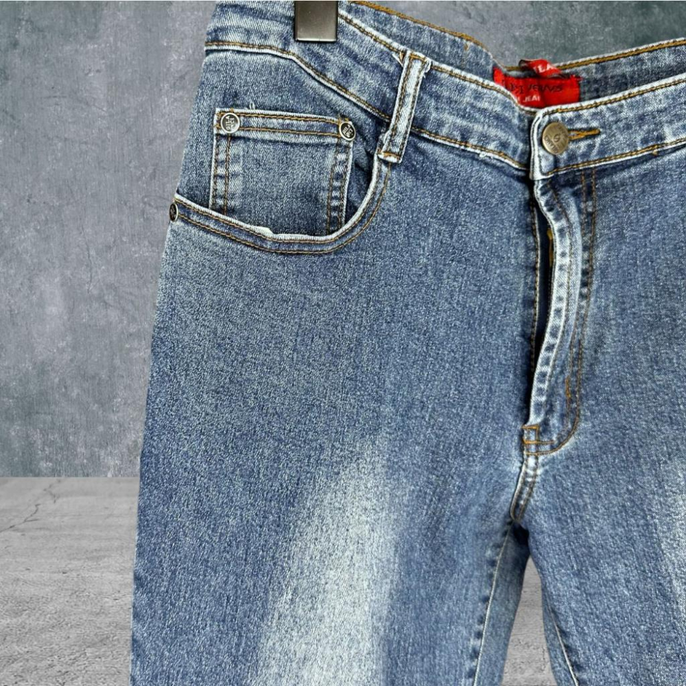 二手 QILANCI JEANS 淺藍 復古刷色褲腳刺繡花紋釘珠小喇叭 彈性顯瘦 牛仔丹寧 長褲 VA512 ﹝凡賽蘇﹞-細節圖2