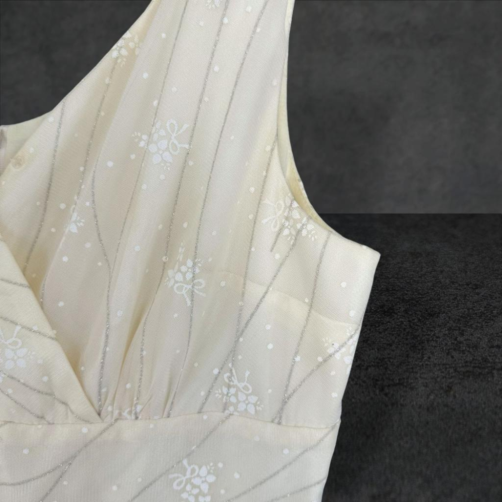 二手 LOVE FIELD 米白 網紗銀線印花V領層次裙擺 無袖 洋裝 VA505 ﹝凡賽蘇﹞-細節圖2