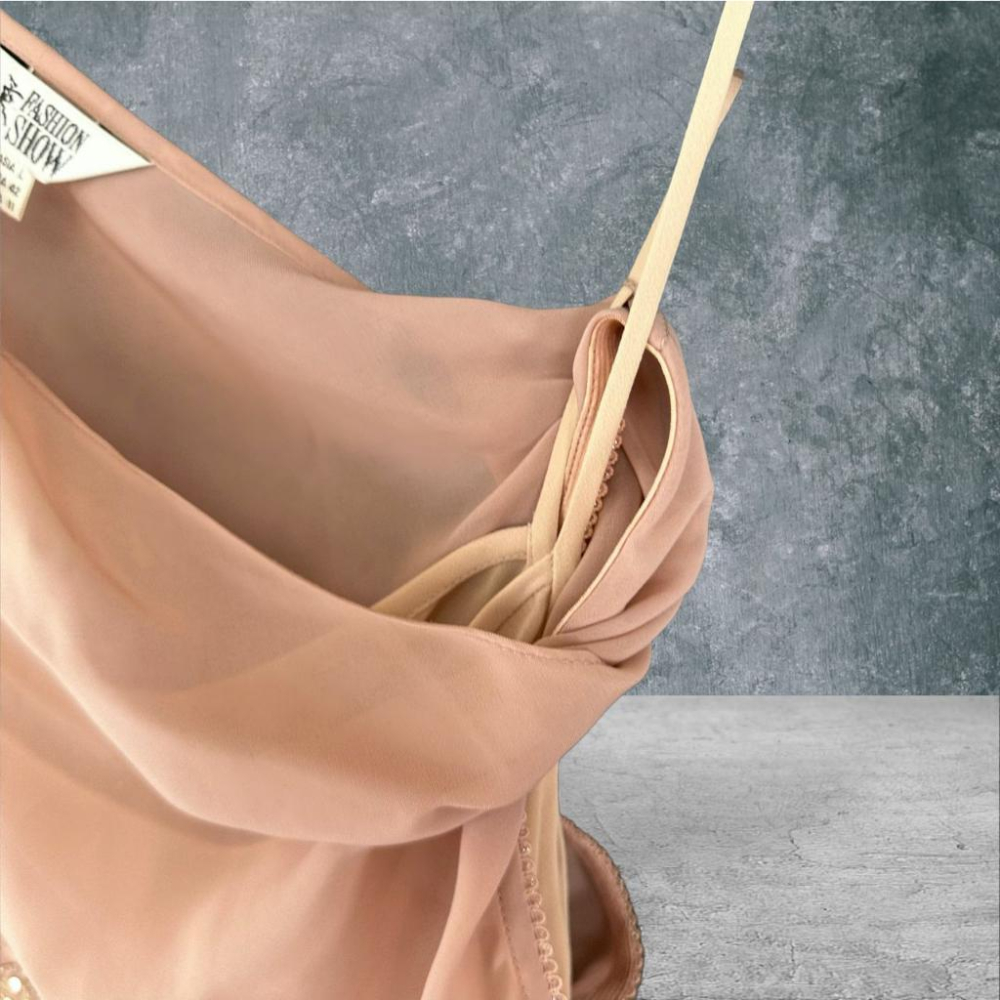 二手 FASHIONSHOW 藕粉 質感雪紡垂墜領釘珠亮片 氣質優雅微透膚顯白 背心 VA505 ﹝凡賽蘇﹞-細節圖3