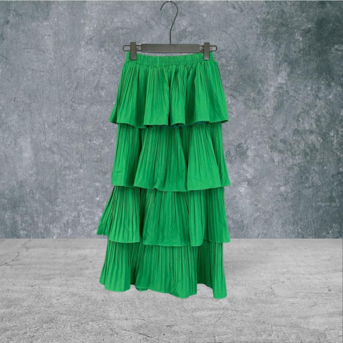二手 松樹綠 光澤萊卡彈性布顯白層次蛋糕裙 韓版個性顯瘦仙氣 長裙 VA508 ﹝凡賽蘇﹞