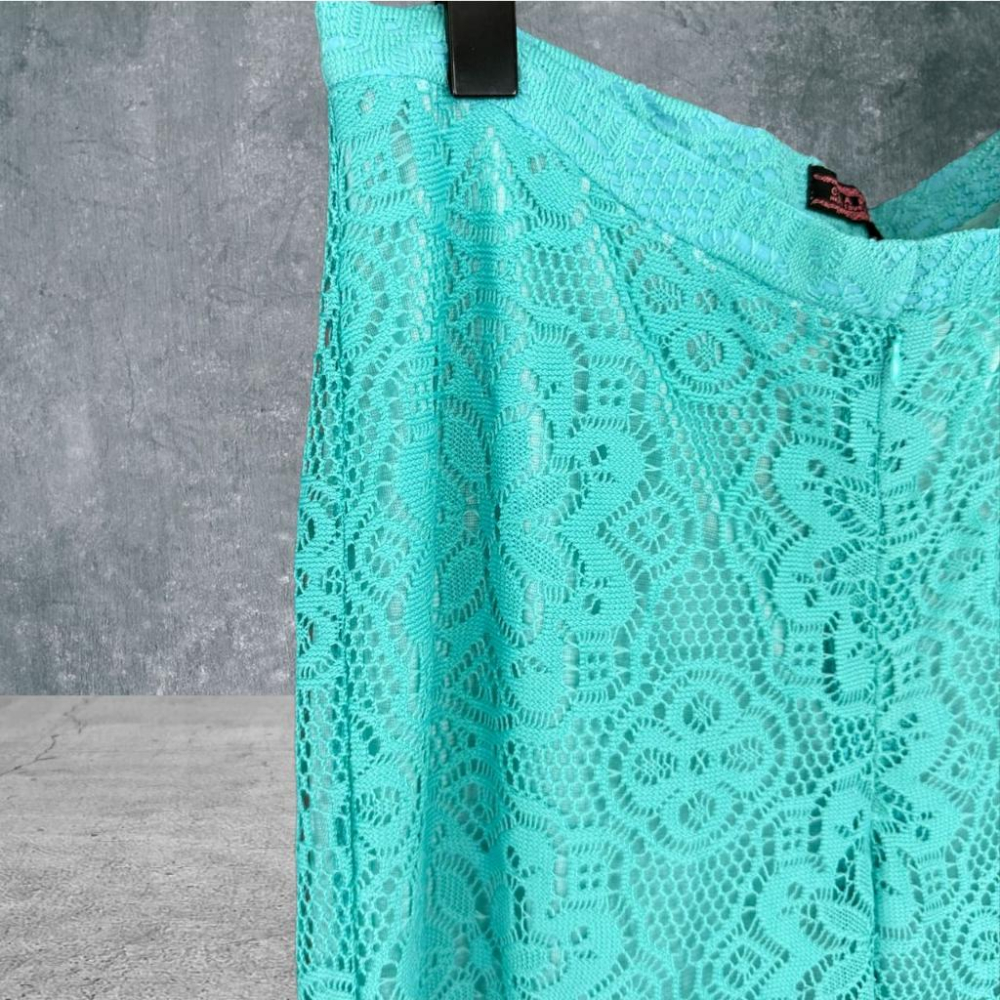 二手 CLARE 湖水綠 蕾絲緹花簍空透膚小喇叭 長褲 VA426 ﹝凡賽蘇﹞-細節圖2