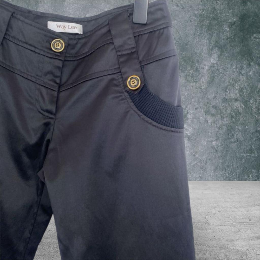 二手 WAYLEE 香港製 黑色 亮面萊卡大喇叭 長褲 VA422 ﹝凡賽蘇﹞-細節圖2