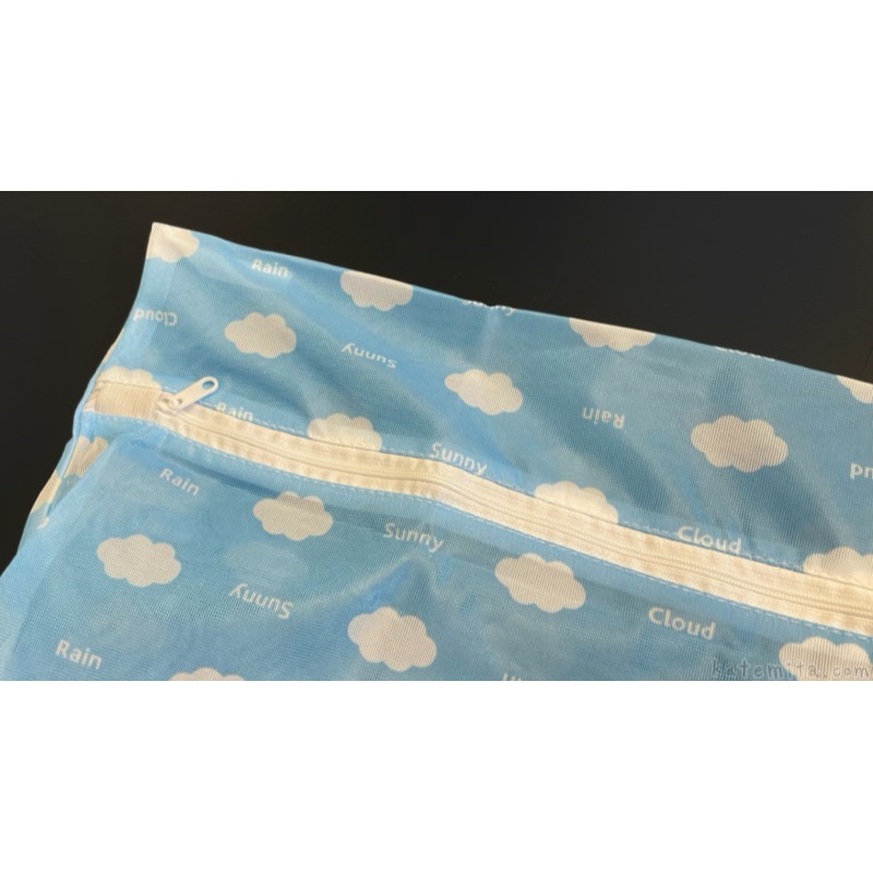 【預購】日本 Seria 雲朵方型洗衣袋 60×60公分（不挑色出貨）-細節圖2