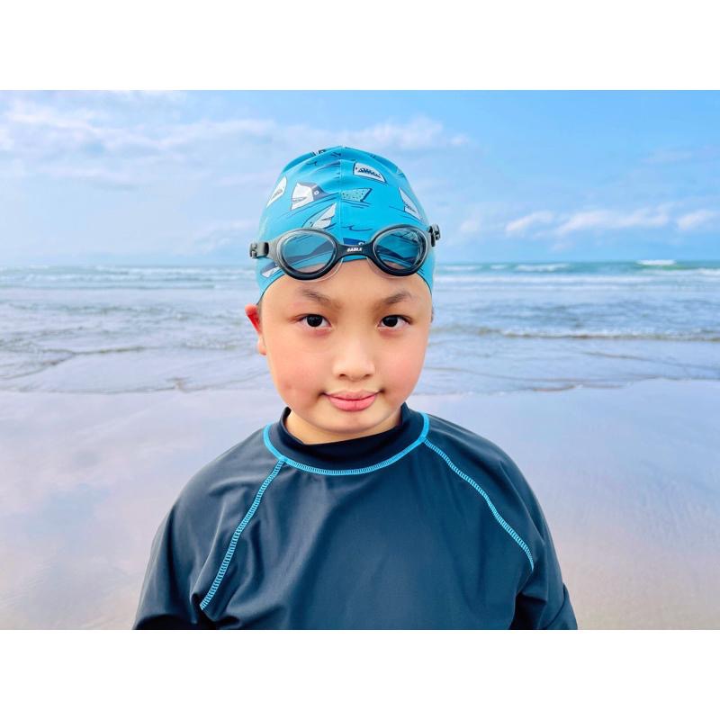 【SABLE】現貨黑貂兒童矽膠泳帽 花色可愛 鯊魚🦈冰淇淋🍦愛心🌈衝浪🏄 防水 防滑 矽帽 兒童泳帽-細節圖7