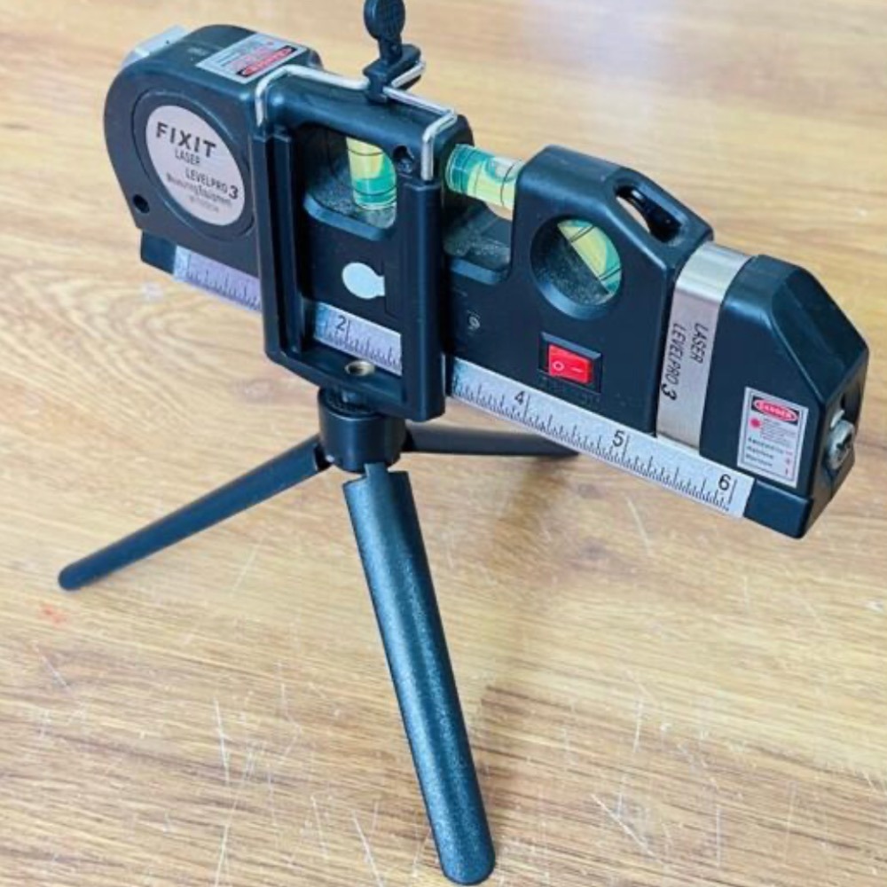 附9顆電池手機夾三腳架_ 家用 多功能紅外線水平尺水平儀 橫垂直十字線形 2.5米捲尺 磁吸 激光 刻度直線投線 打線器-細節圖2