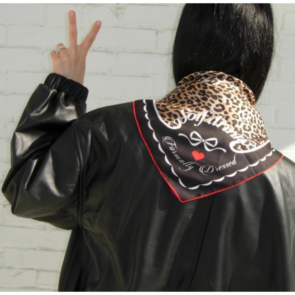 🇰🇷 韓國IVE REI 著用SOIF drink 豹紋蝴蝶結絲巾-細節圖3