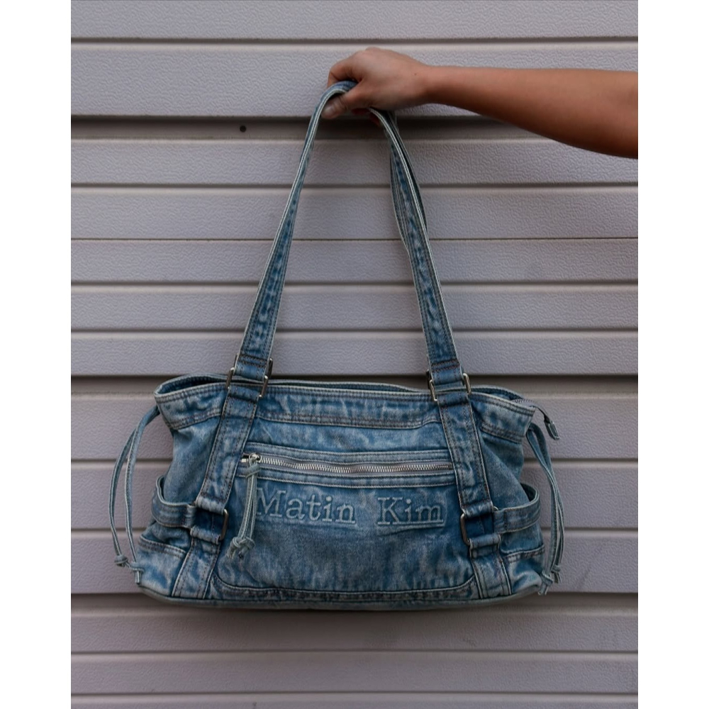 🇰🇷 韓國同步上新 Matin Kim 夏季最新款 牛仔 立體Logo 肩背包 & 半月包-細節圖6