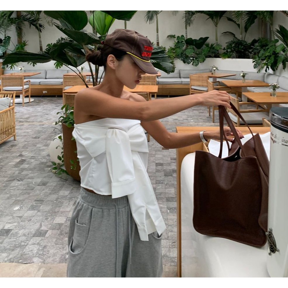 🇰🇷 韓國同步上新ＦＡＴＡＬＪ 假襯衫袖設計 平口上衣 （鬆緊）-細節圖5