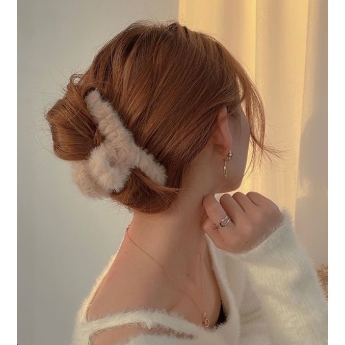 𝐌𝐈𝐆𝐔 闆娘自留款(現+預購) 超大鯊魚毛毛髮夾 毛絨大號秋冬髮夾 後腦盤頭髮鯊魚夾 毛毛夾 #D03003-細節圖4