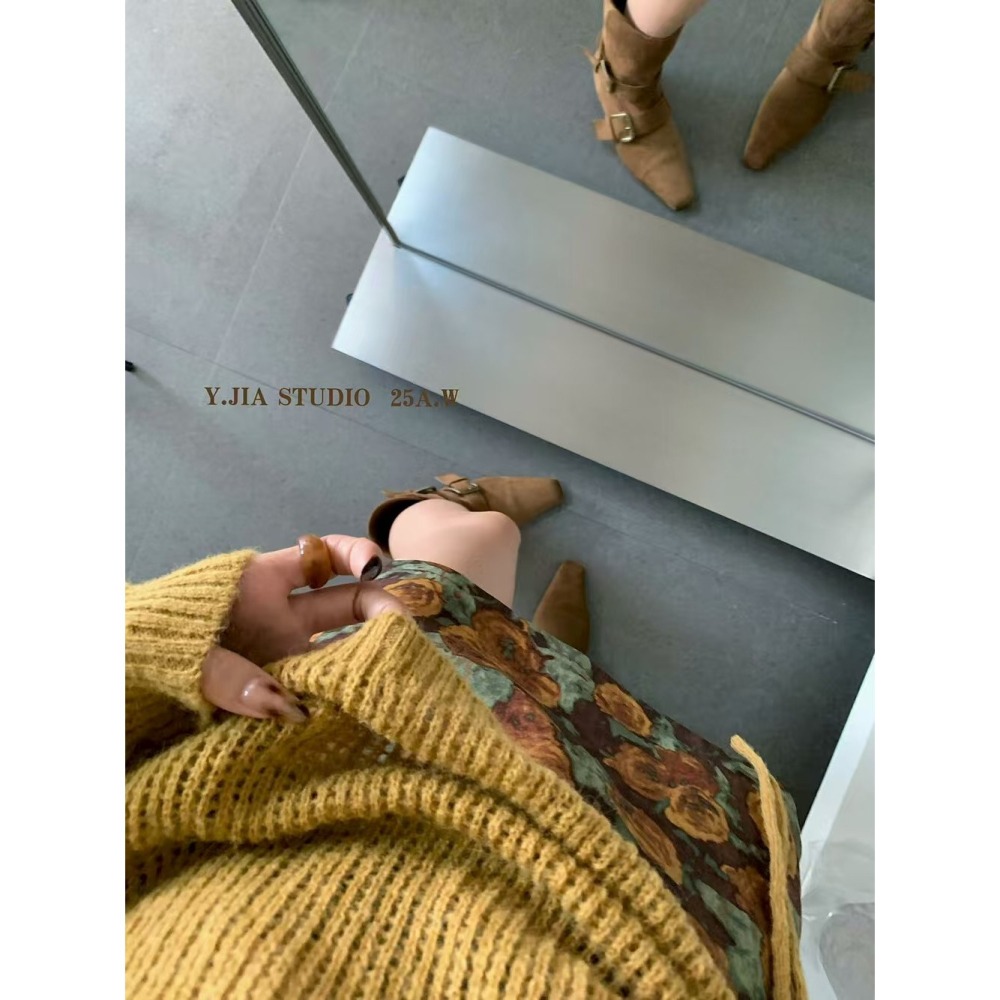 小香風-咖色一字肩針織小衫+裙子套装(波廠)-細節圖5