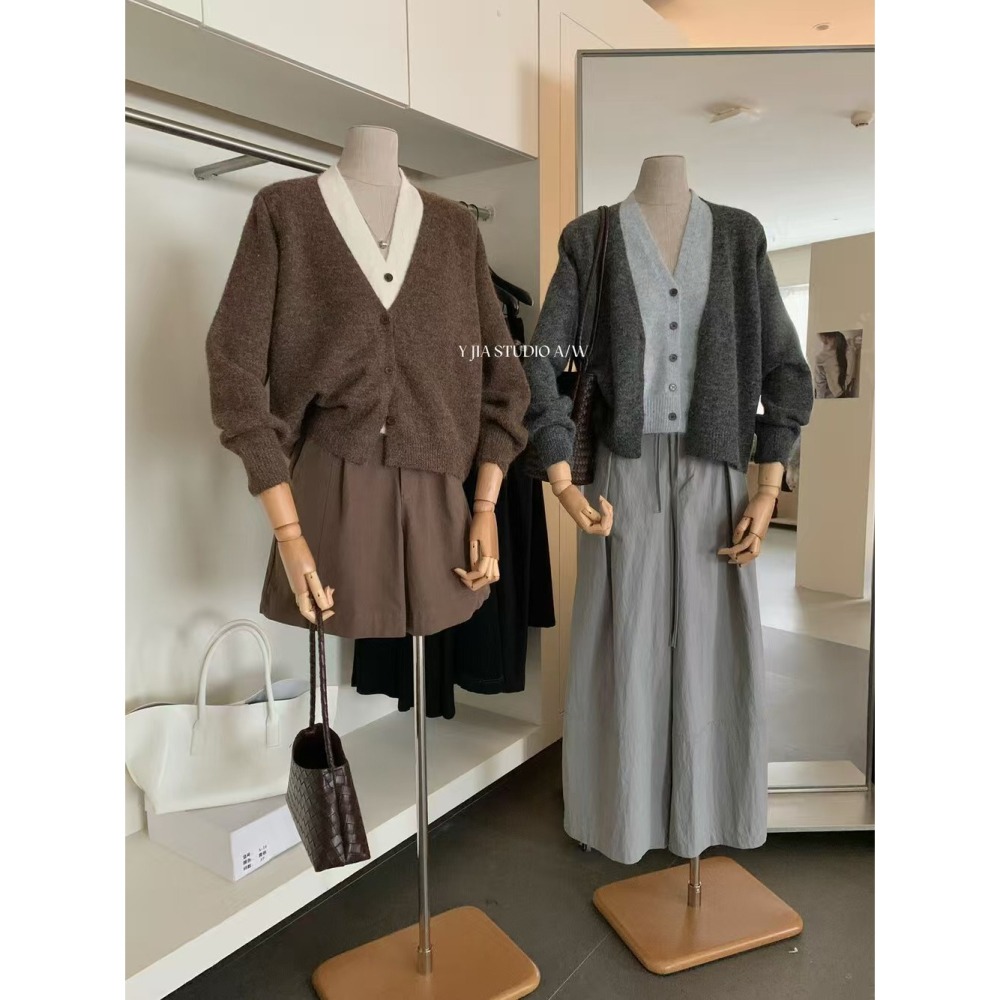 休閒簡約設計感撞色假兩件V領針織(波廠)-細節圖5