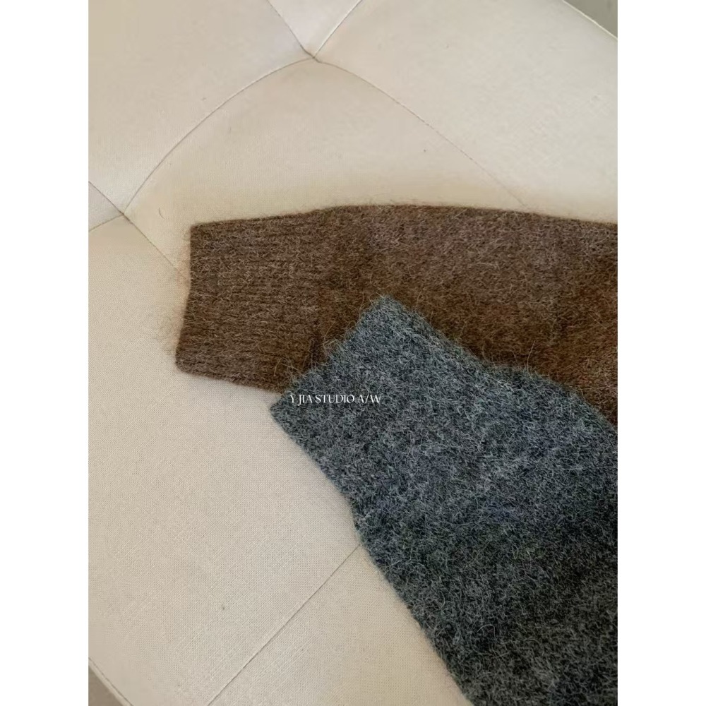 休閒簡約設計感撞色假兩件V領針織(波廠)-細節圖7