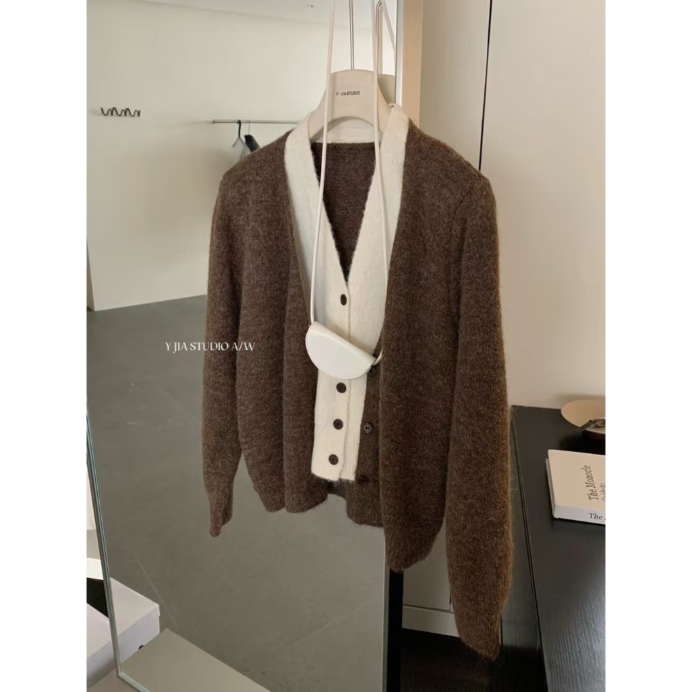 休閒簡約設計感撞色假兩件V領針織(波廠)-規格圖8