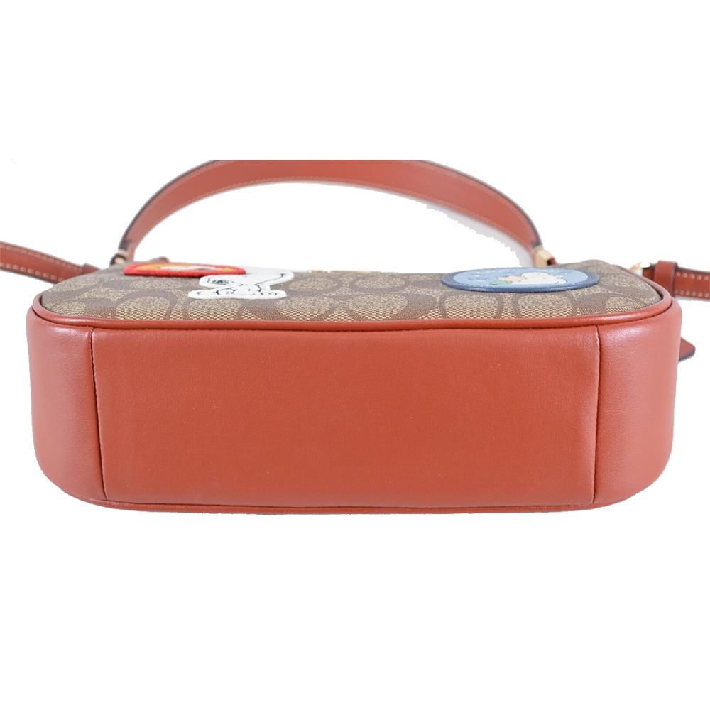 【COACH】Snoopy聯名皮革兩用包-徽章-細節圖3