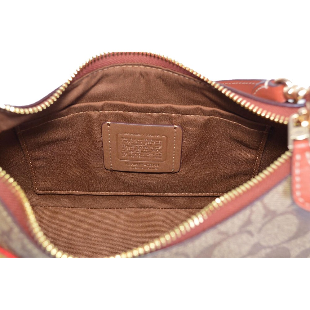 【COACH】Snoopy聯名皮革兩用包-徽章-細節圖4