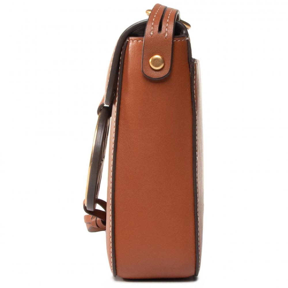 【TORY BURCH 】 經典LOGO翻蓋皮革斜背包-焦糖色-細節圖2