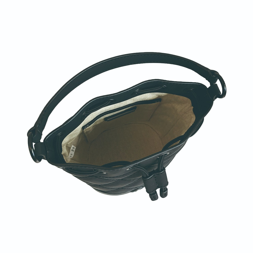 【TORY BURCH】霧面菱格紋兩用水統包-黑-細節圖2