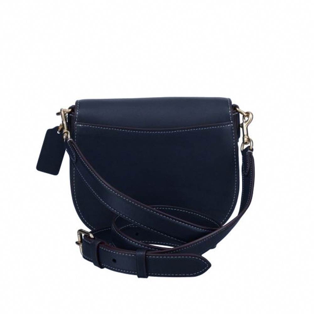 【COACH】滿版LOGO翻蓋皮革馬鞍斜背包-丹寧深藍-細節圖3