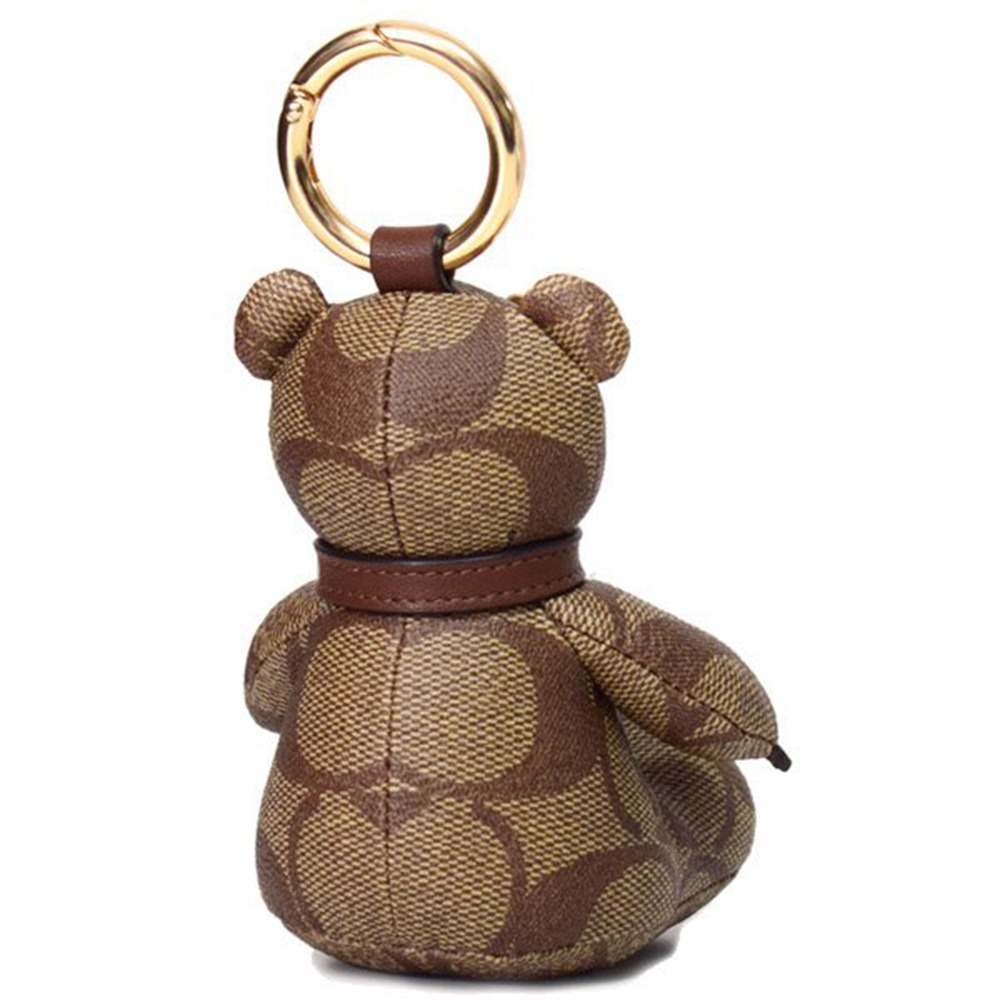 【COACH】經典LOGO皮革小熊坐姿吊飾-卡其駝-細節圖2