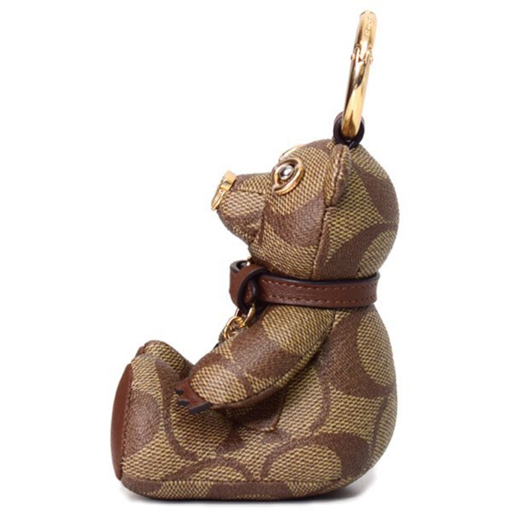 【COACH】經典LOGO皮革小熊坐姿吊飾-卡其駝-細節圖3