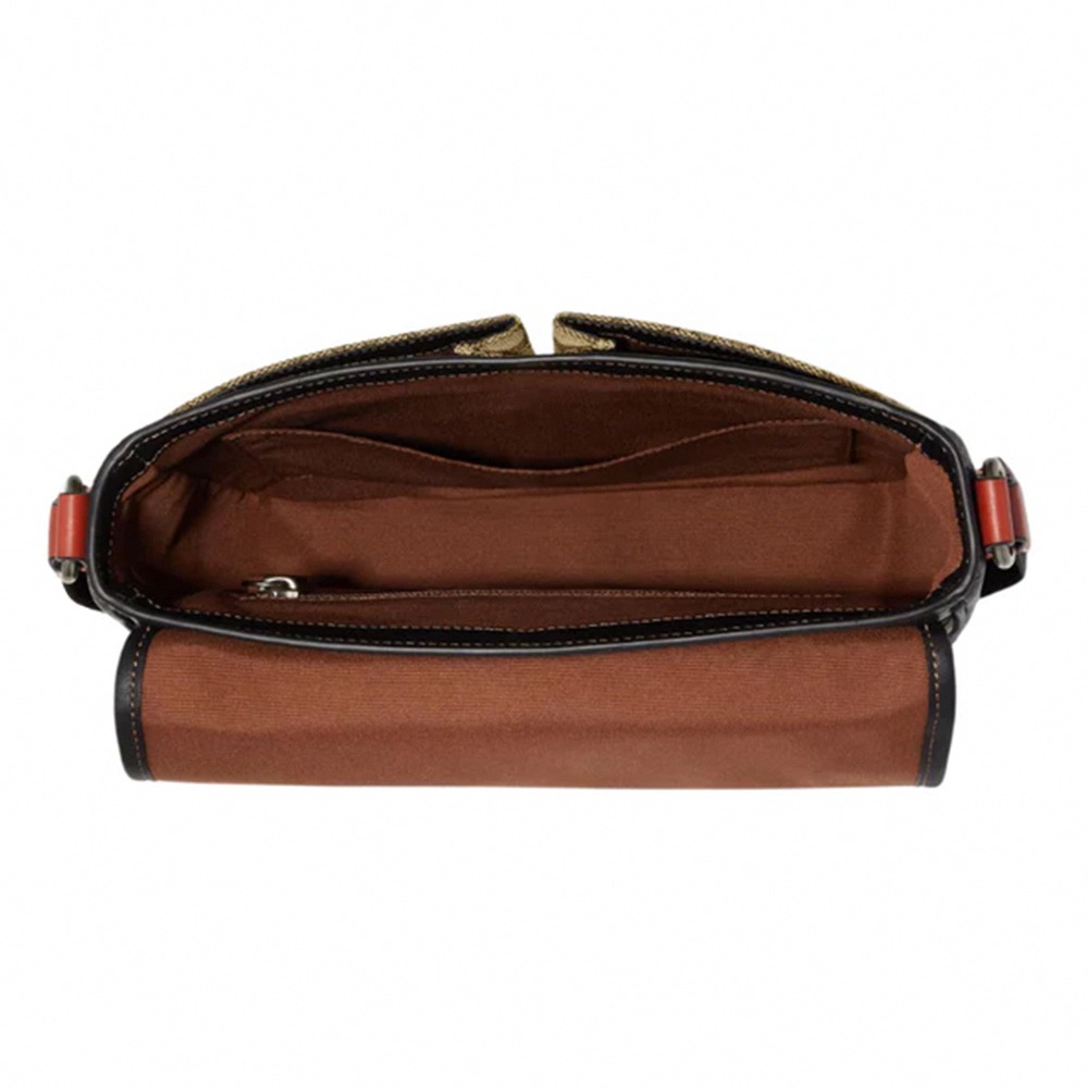 【COACH】緹花拼接皮革翻蓋斜背包-卡其黑-細節圖3