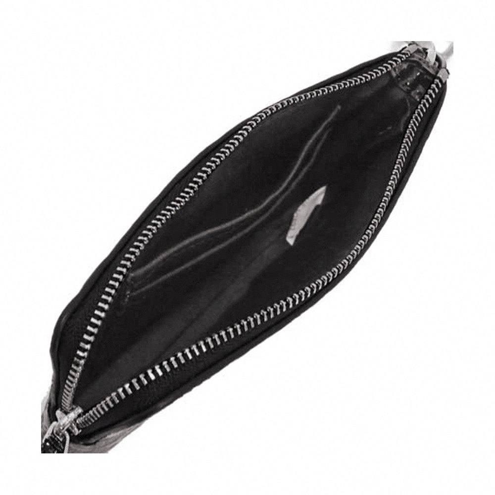 【COACH】立體LOGO壓紋零錢手拿包-黑-細節圖3