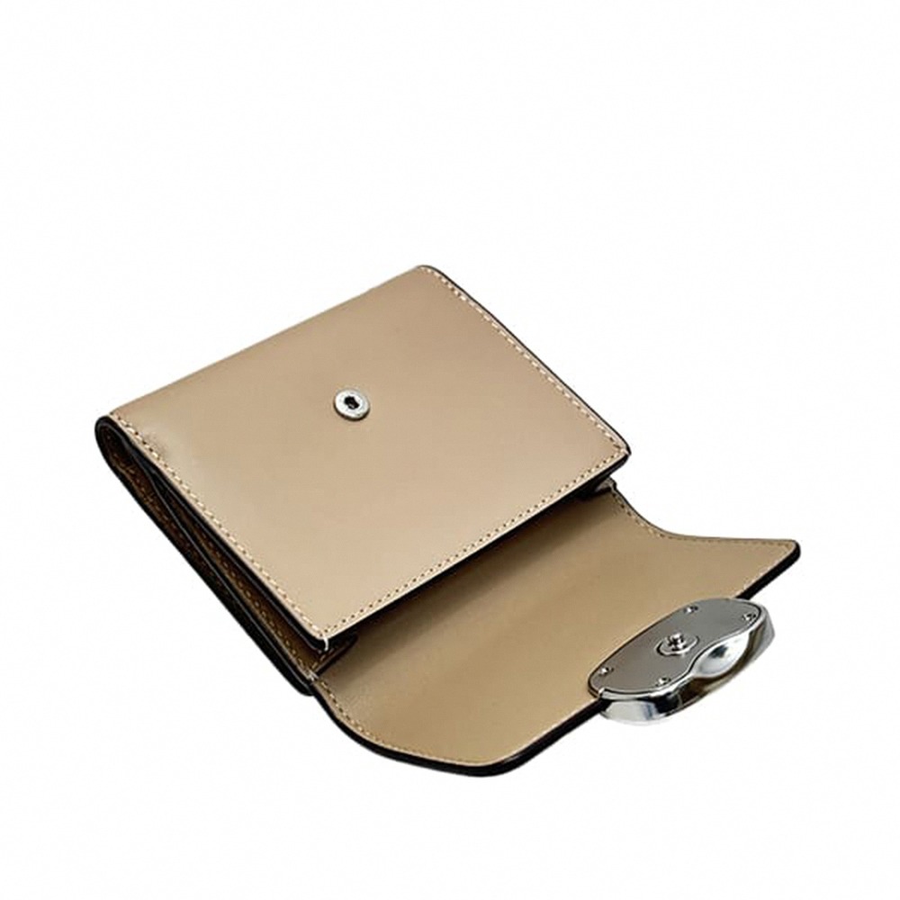 【COACH】馬車LOGO拼接皮革短夾-奶茶-細節圖3