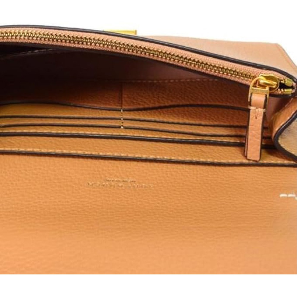 【TORY BURCH】素面皮革翻蓋斜背包-焦糖-細節圖4