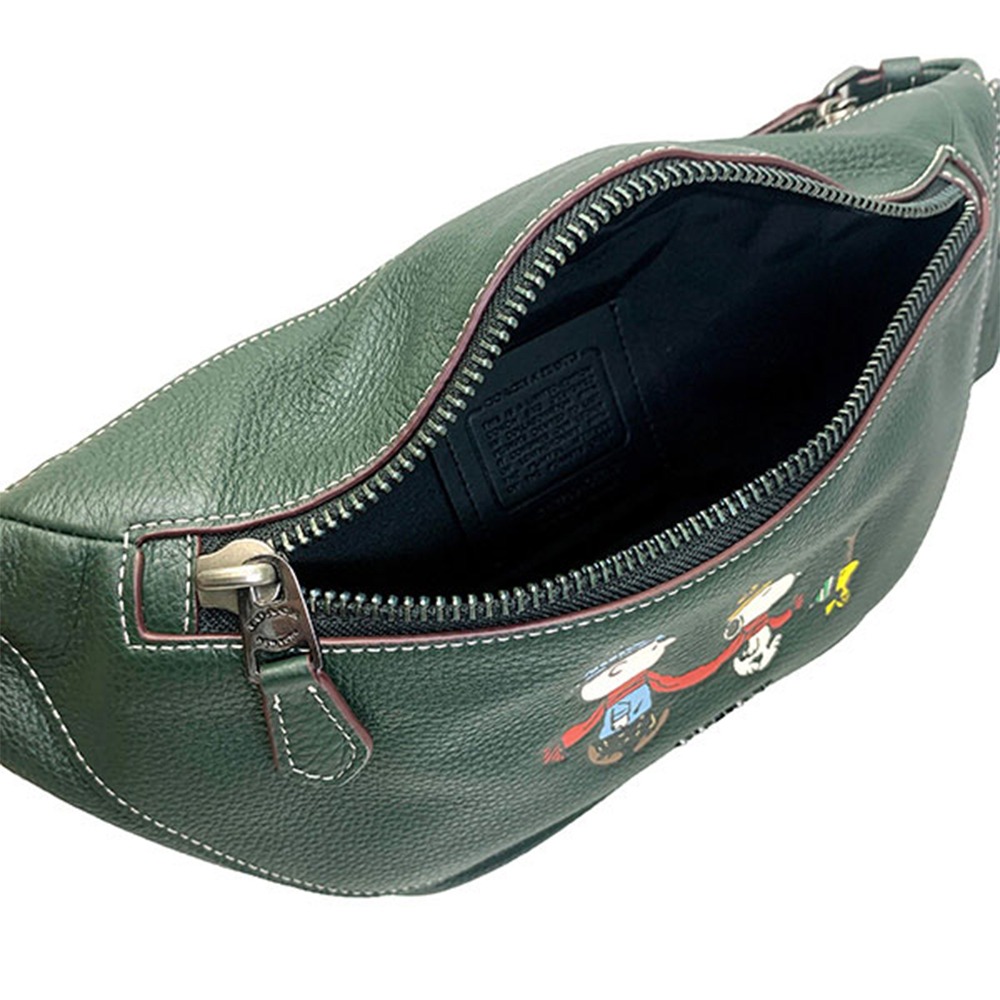 【COACH】SNOOPY聯名皮革腰包-墨綠色-細節圖4