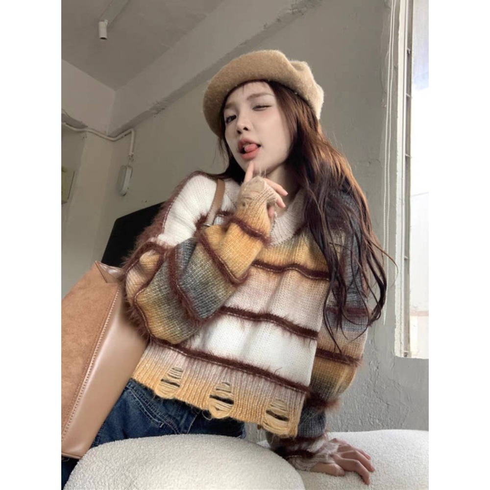 漸層條紋V領短版針織毛衣-細節圖4