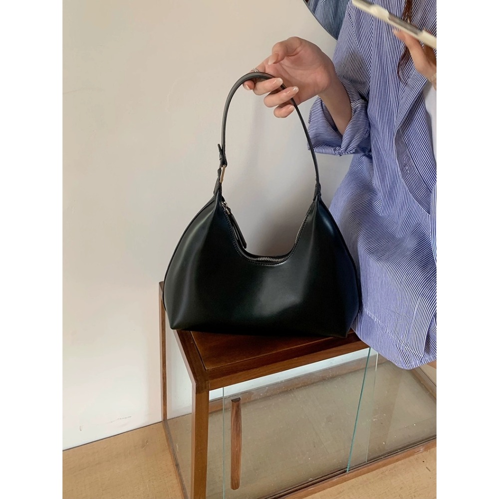 優雅感弧形硬挺月牙包-細節圖4